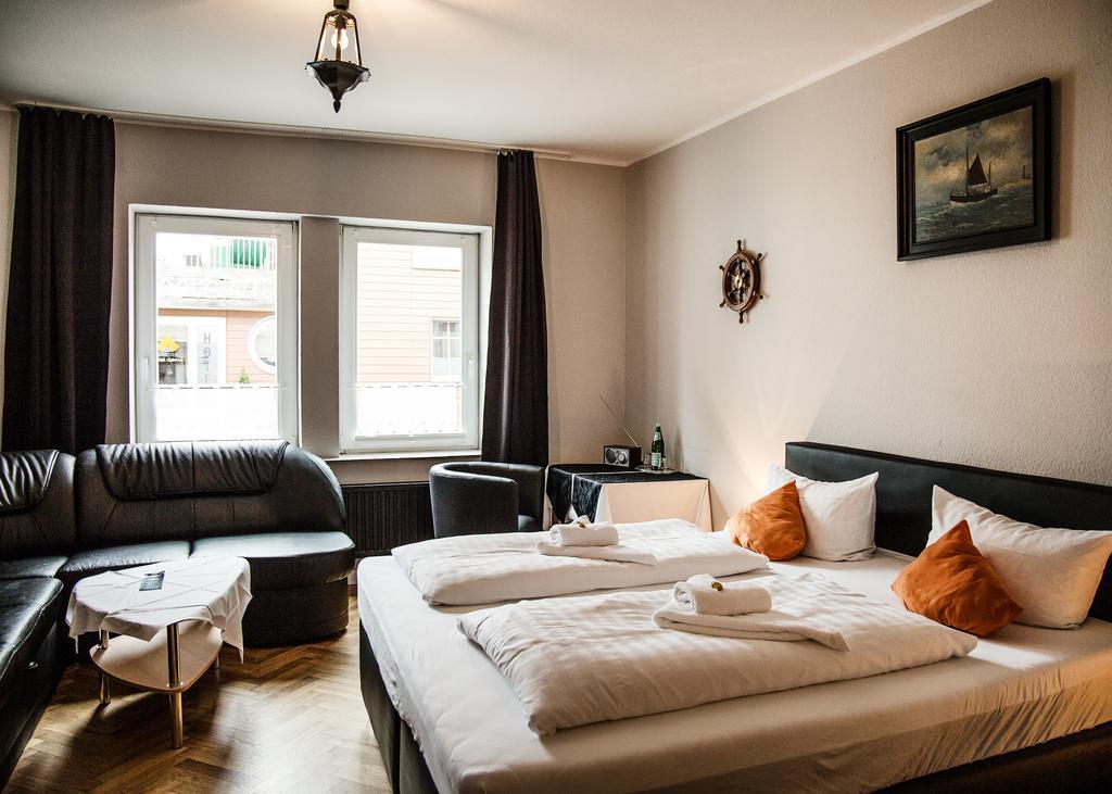 Hotel Tum Stueuermann Busum Ngoại thất bức ảnh